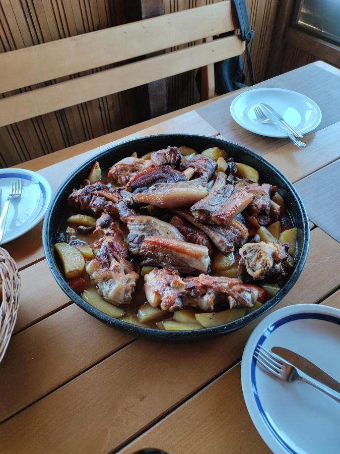 Udicarski Dom Usce Aljmaš 外观 照片